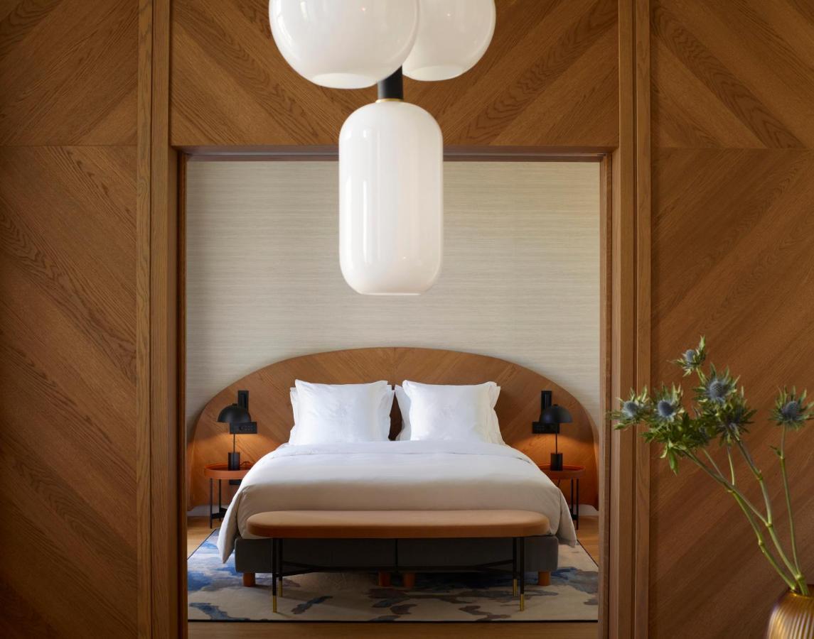 Suite Milos Signature