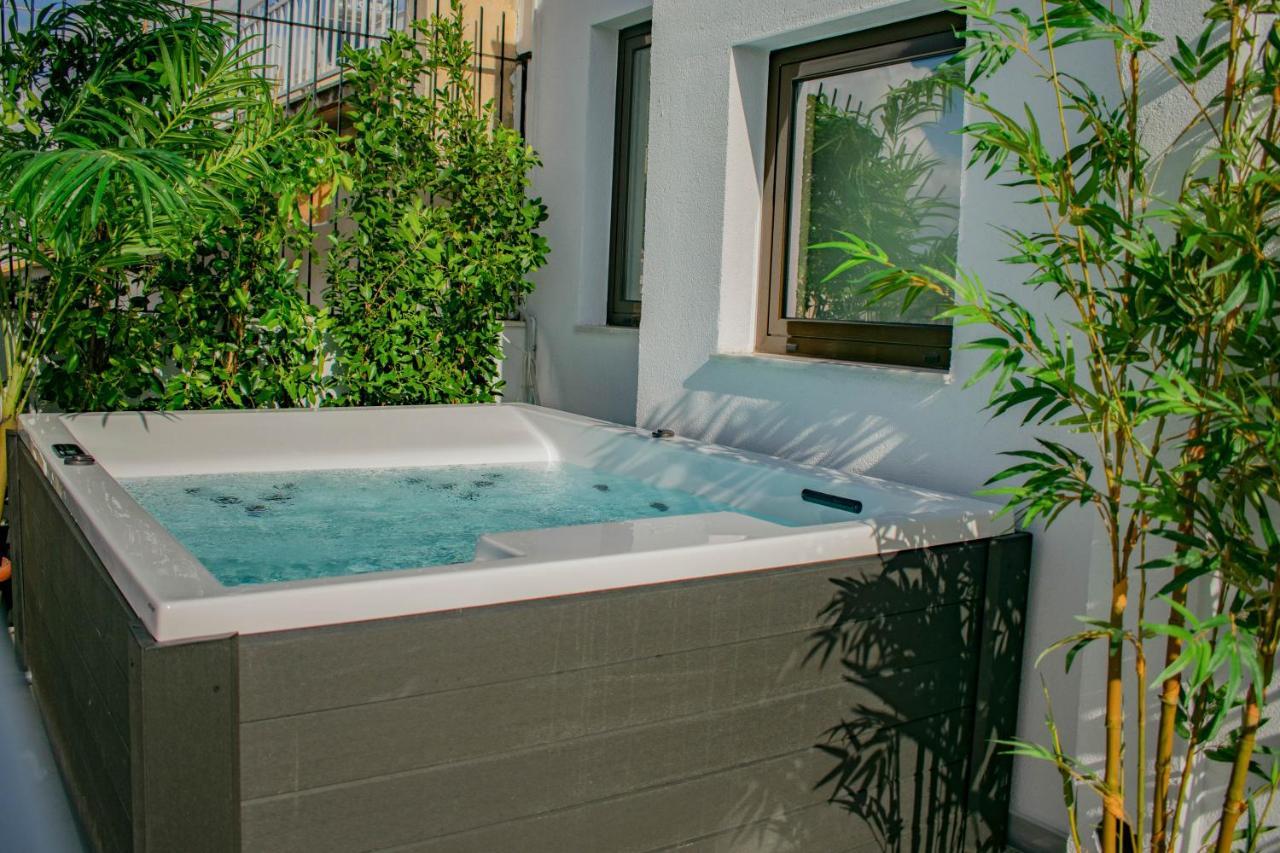 Suite Hot Tub