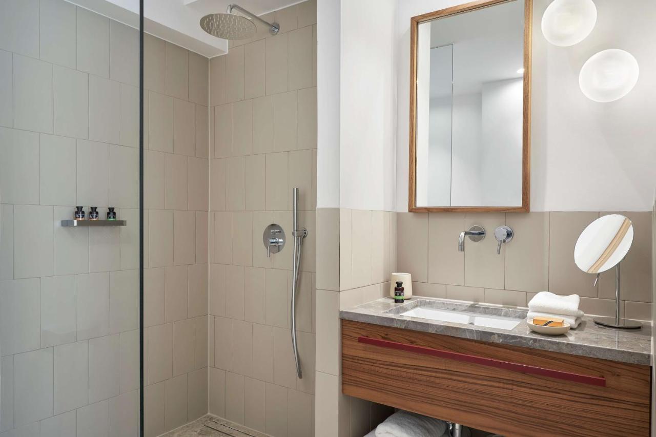 Signature Room