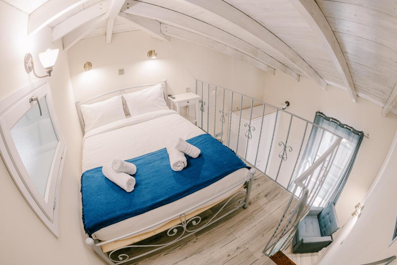 Gorgo Triple Room Balcony 3rd Floor