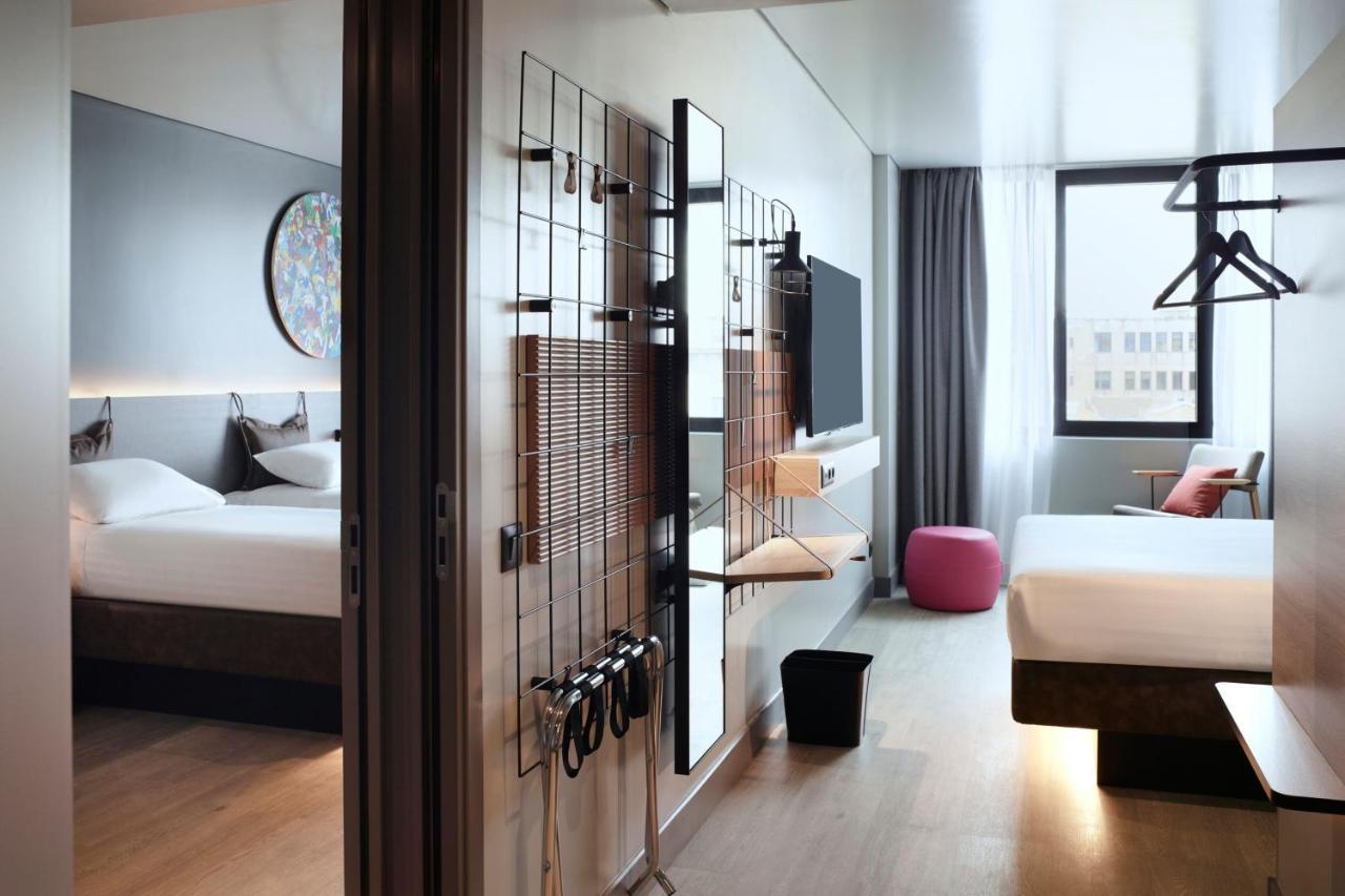 Zimmer mit Queensize-Bett und eingeschränkter Aussicht
