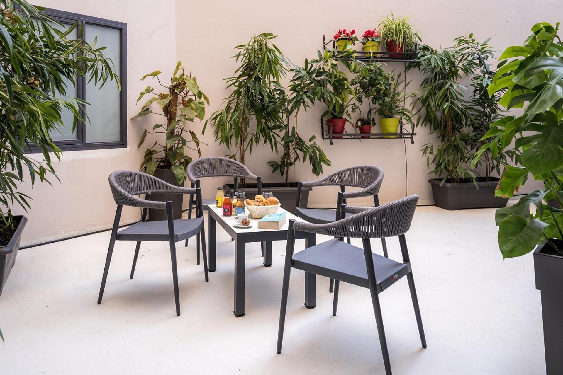 Suite Courtyard