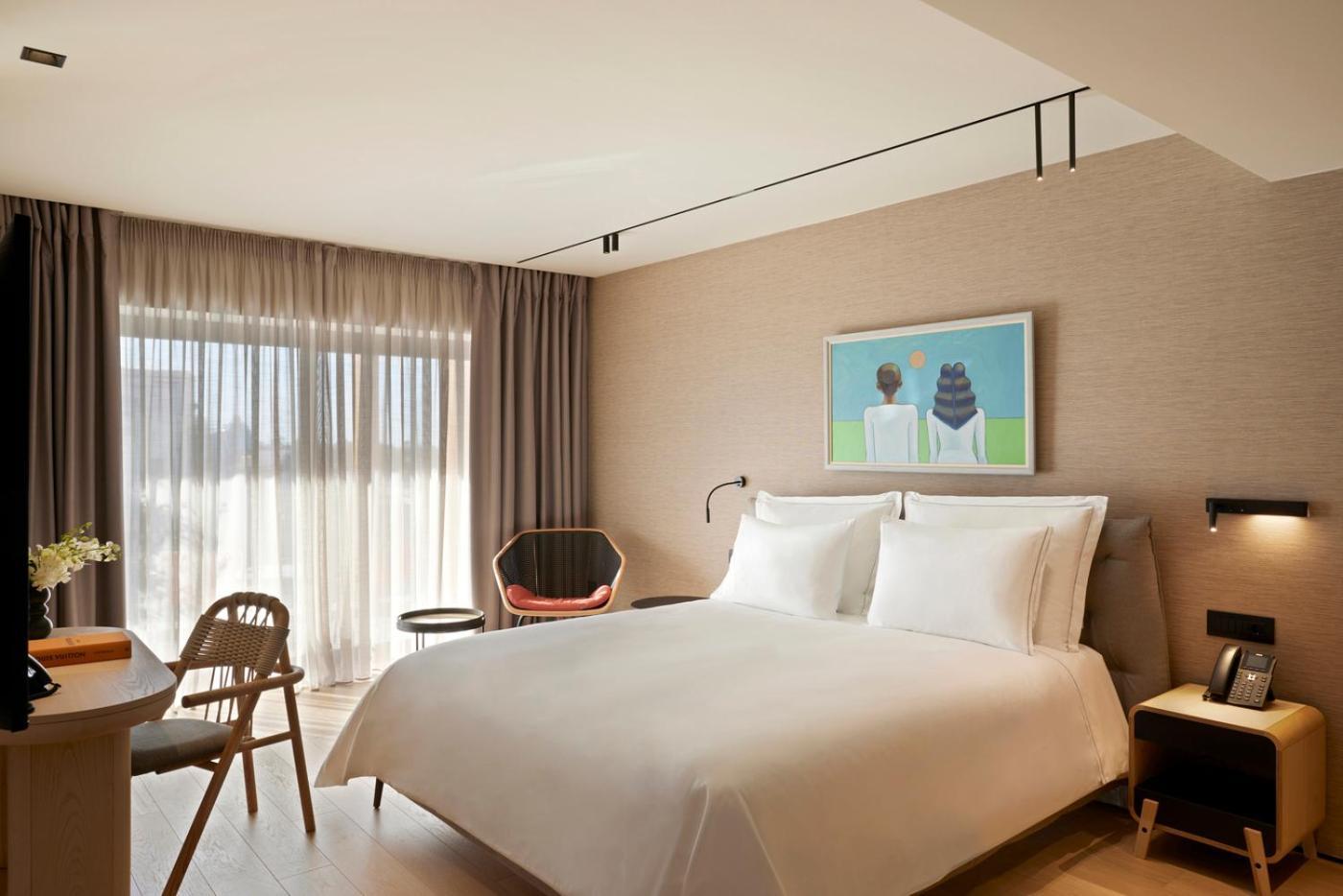 One Bedroom Suite City View
