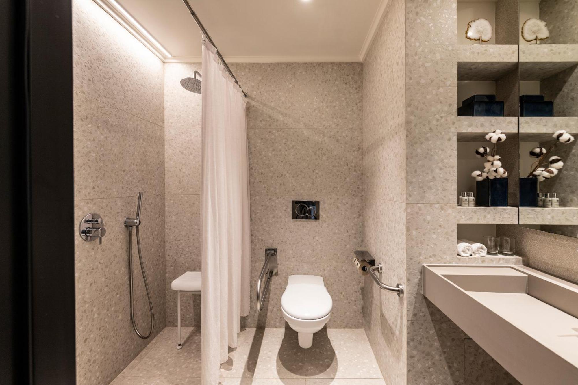 Double or Twin Room Disability Access