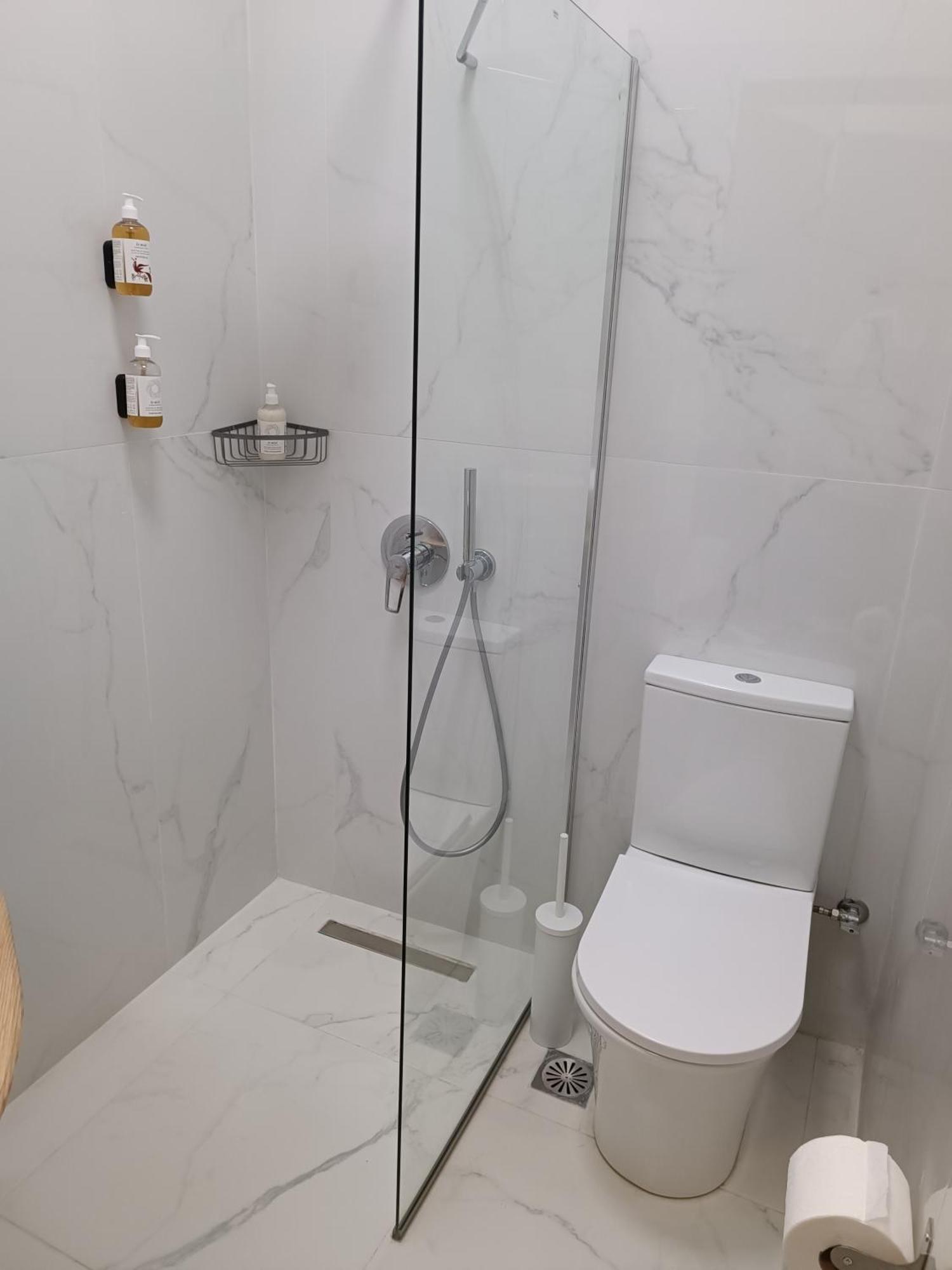 Double Room Private Bathroom