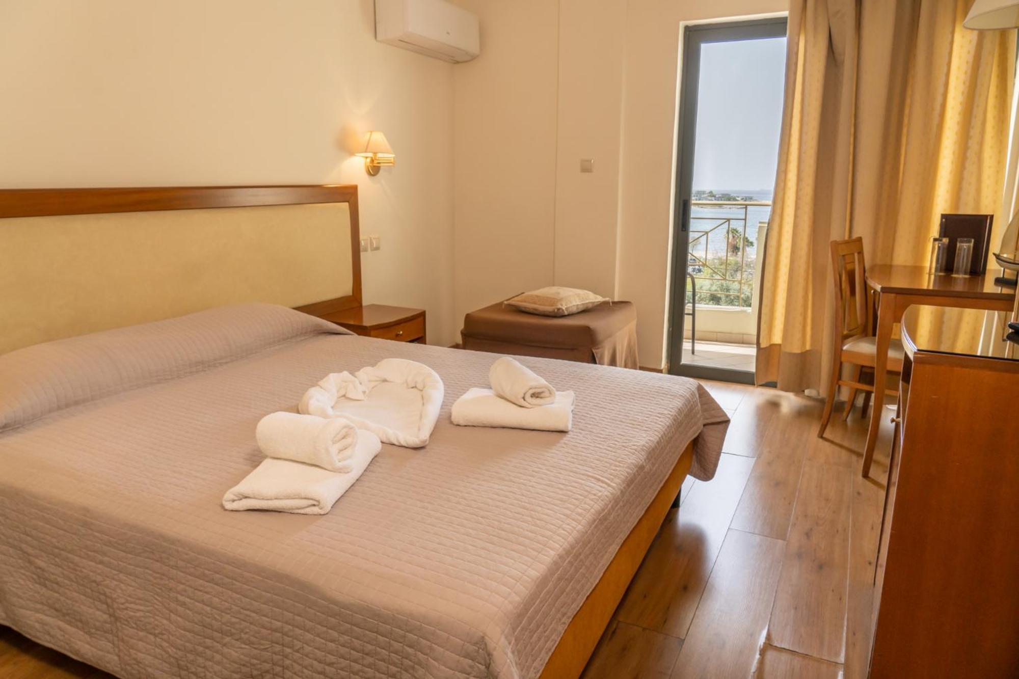 Double or Twin Room Sea View