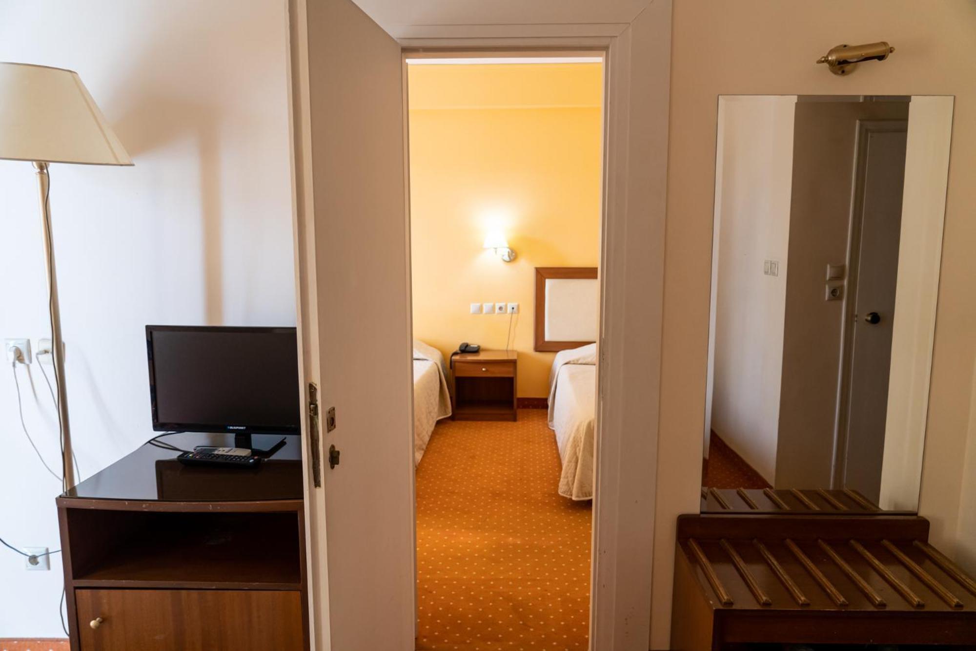 2 Twin Rooms Interconnecting Door