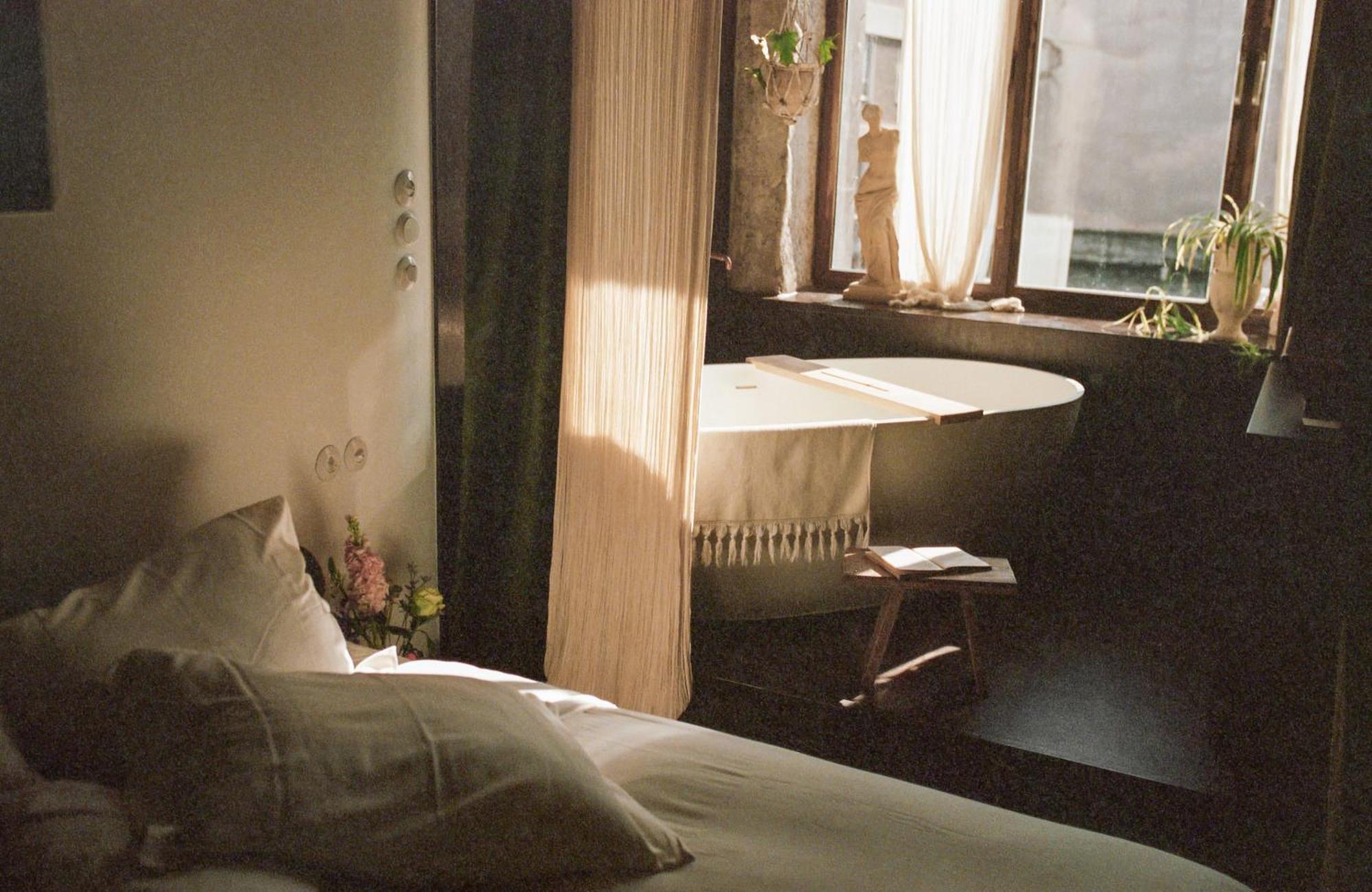 Velvet room