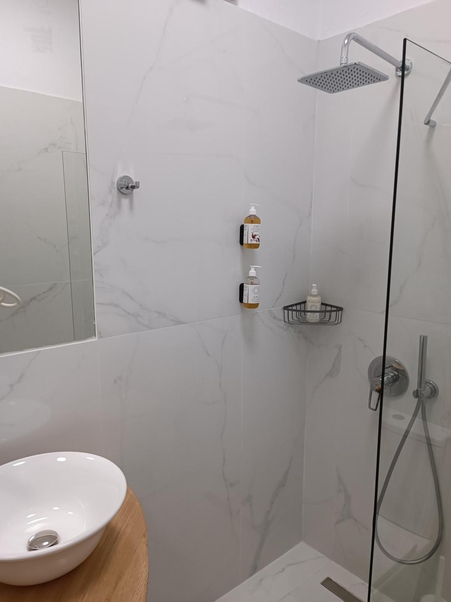 Double Room Private Bathroom