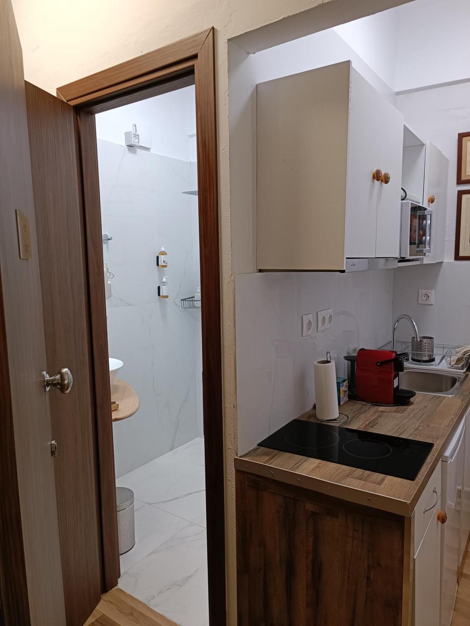 Double Room Private Bathroom