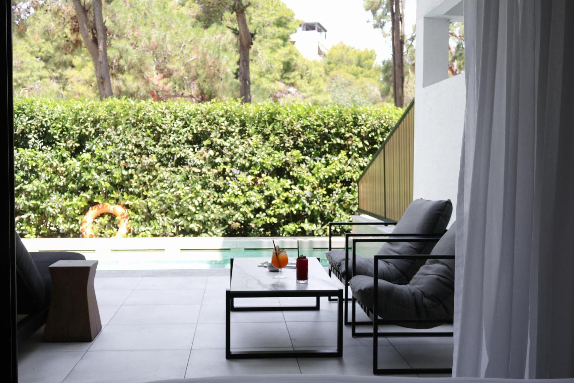 Deluxe Suite with Private Pool,1604797411:JPEG