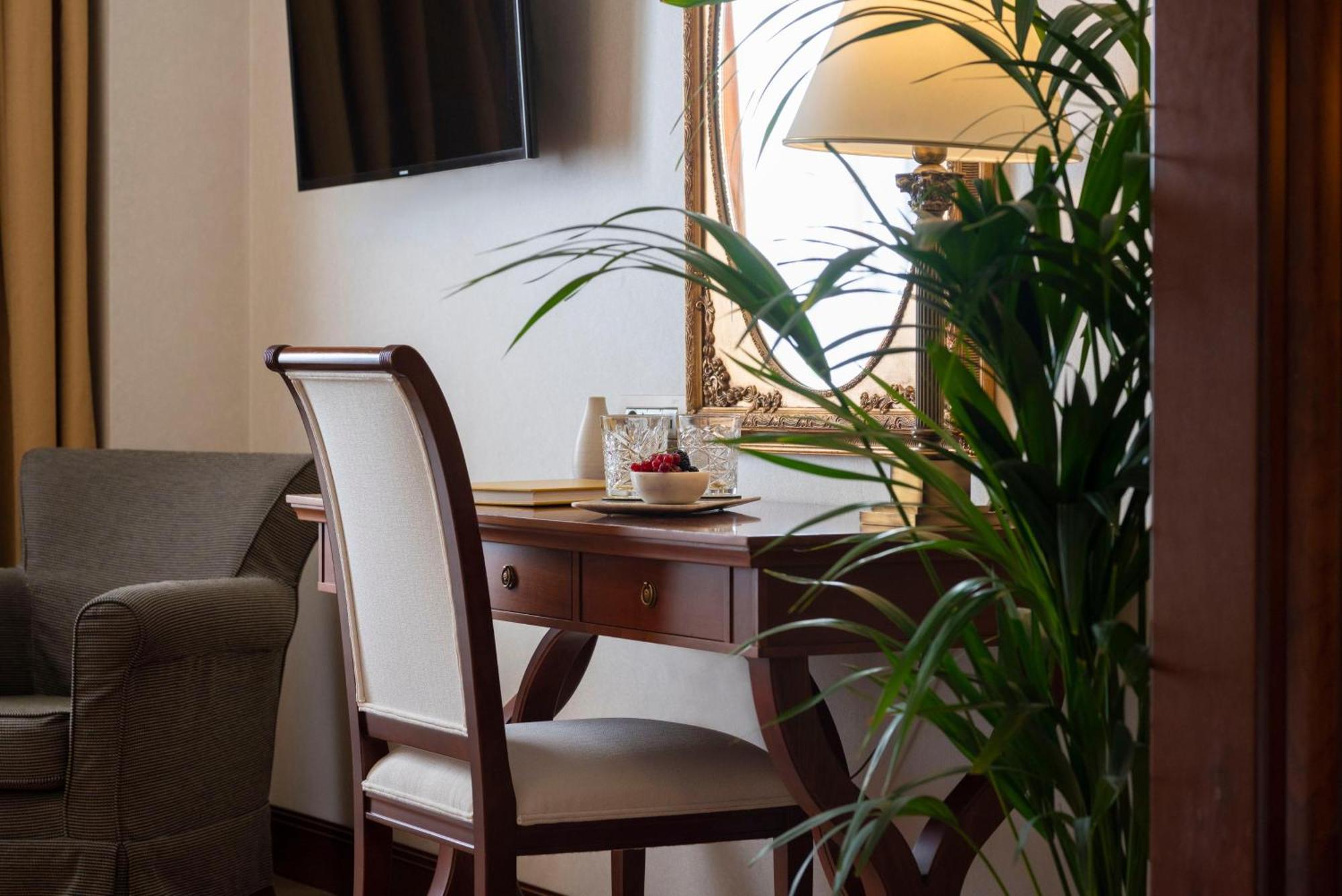 Classic Connecting Room,1623645672:JPEG