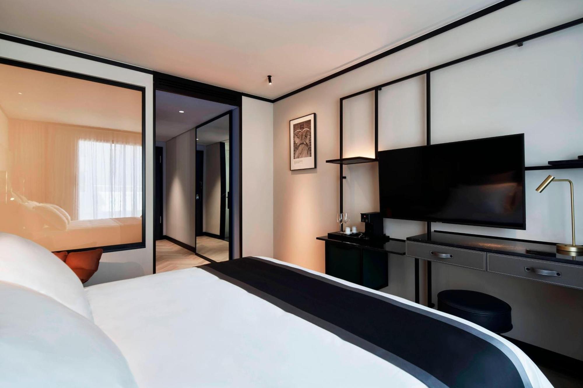 City View, Deluxe Guestroom, 1 King Bed