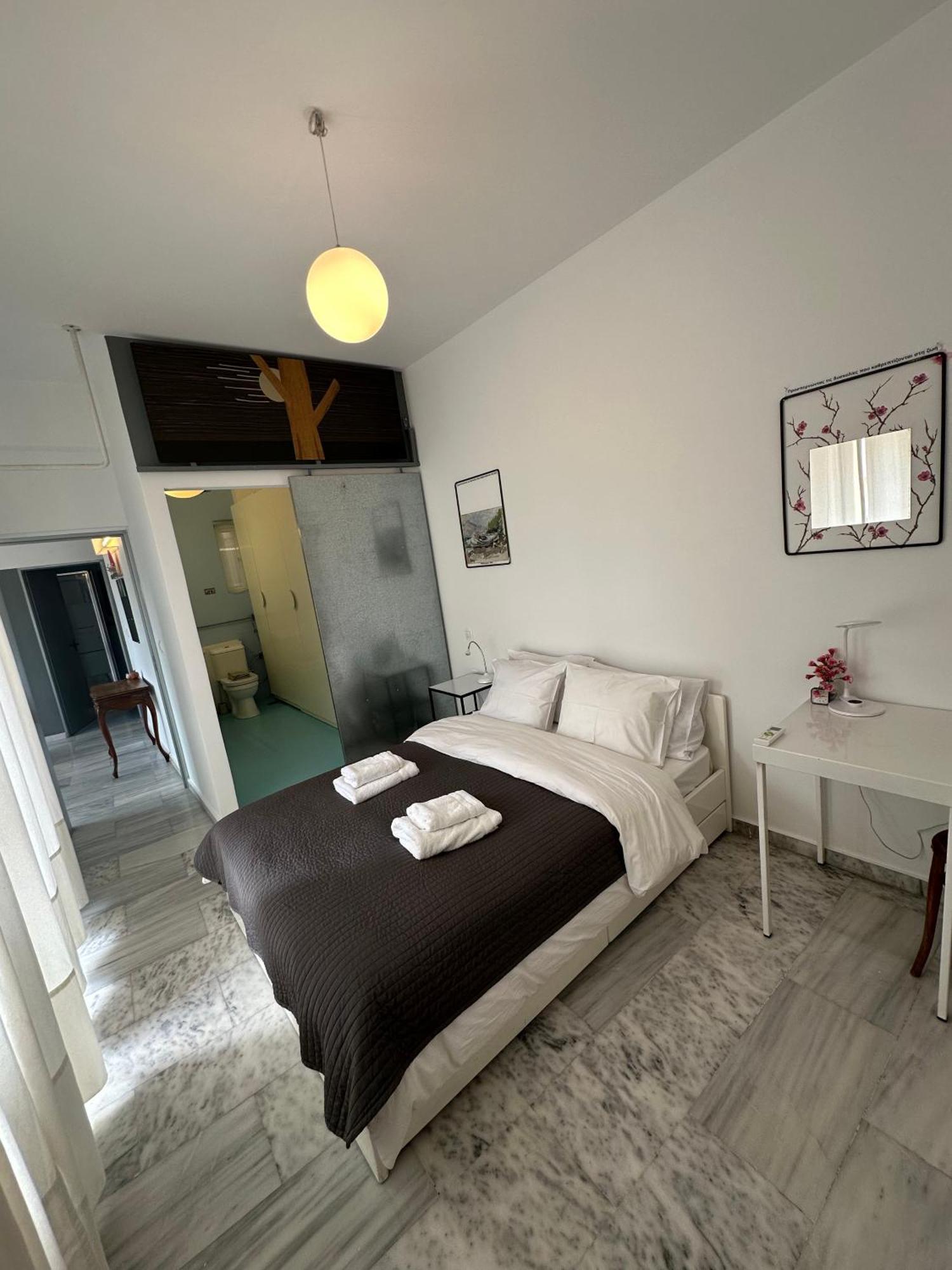 One-Bedroom Apartment with Balcony