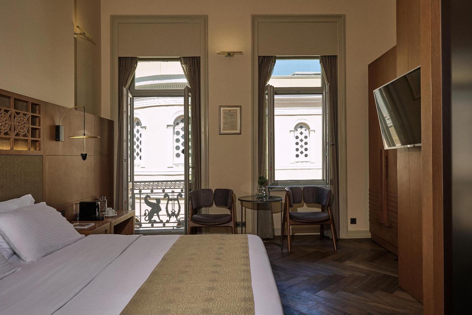 Superior Athenian Room