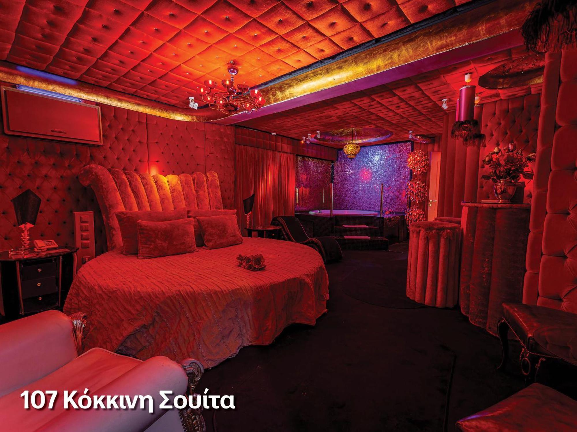 Deluxe Suite with Spa Bath
