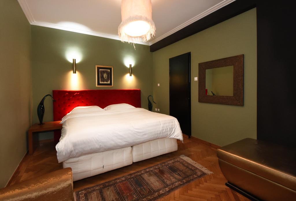 Three-Bedroom Apartment,397603887:JPEG