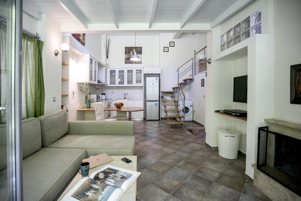 Apartment with Private Garden,415180290:JPEG