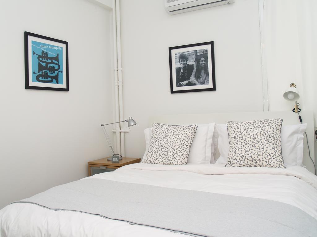 Two-Bedroom Apartment,433064250:JPEG