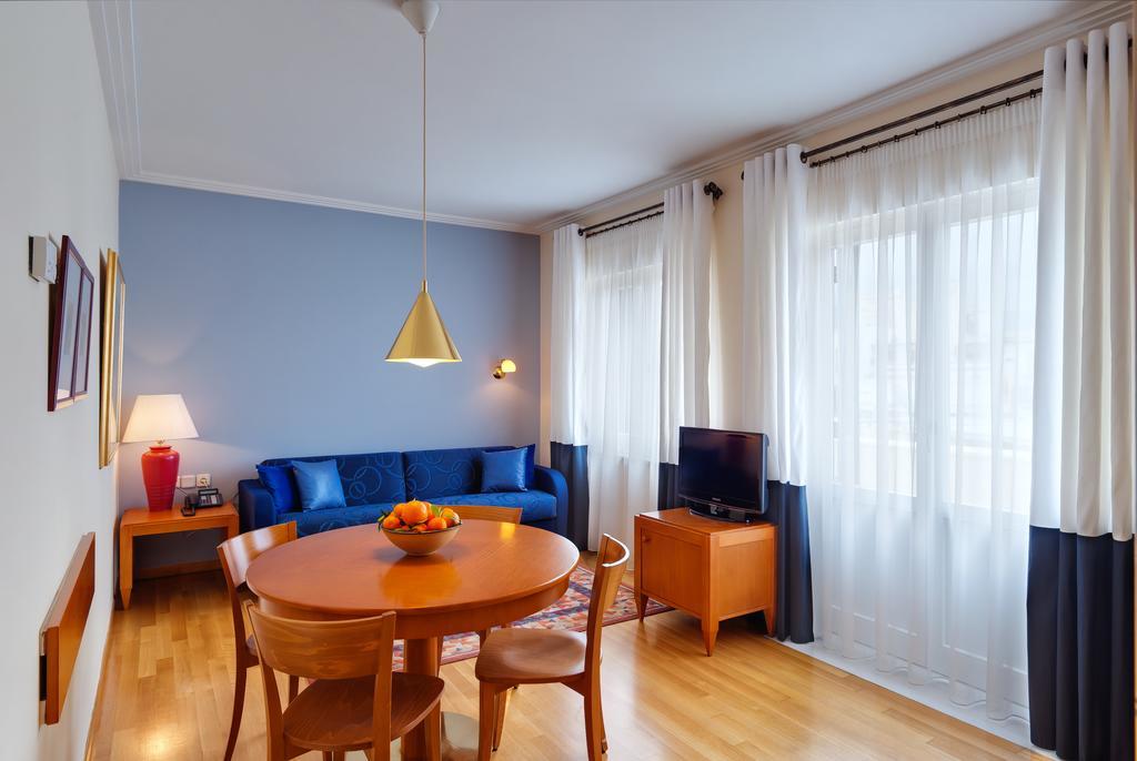 Apartment with Balcony,477246909:JPEG