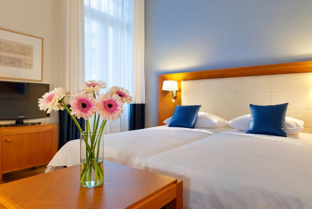 Superior Studio,477266559:JPEG