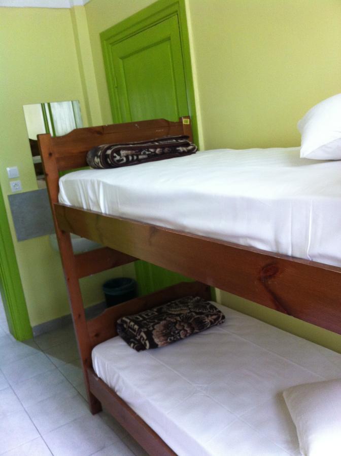 Bed Quadruple Room,508558338:JPEG