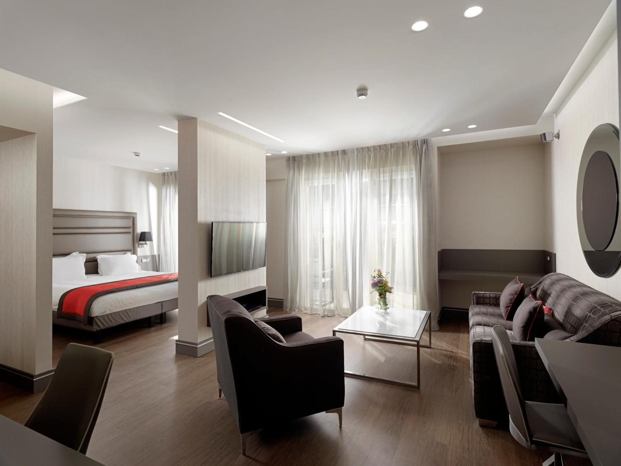 Quarto Família (2 Adultos + 2 Crianças)