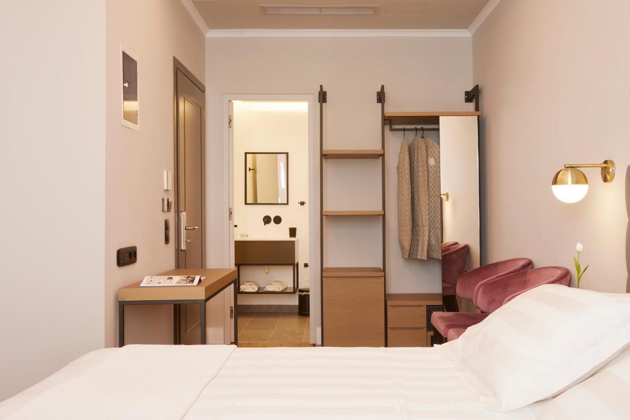 Superior Double Room with Urban View,718337632:JPEG