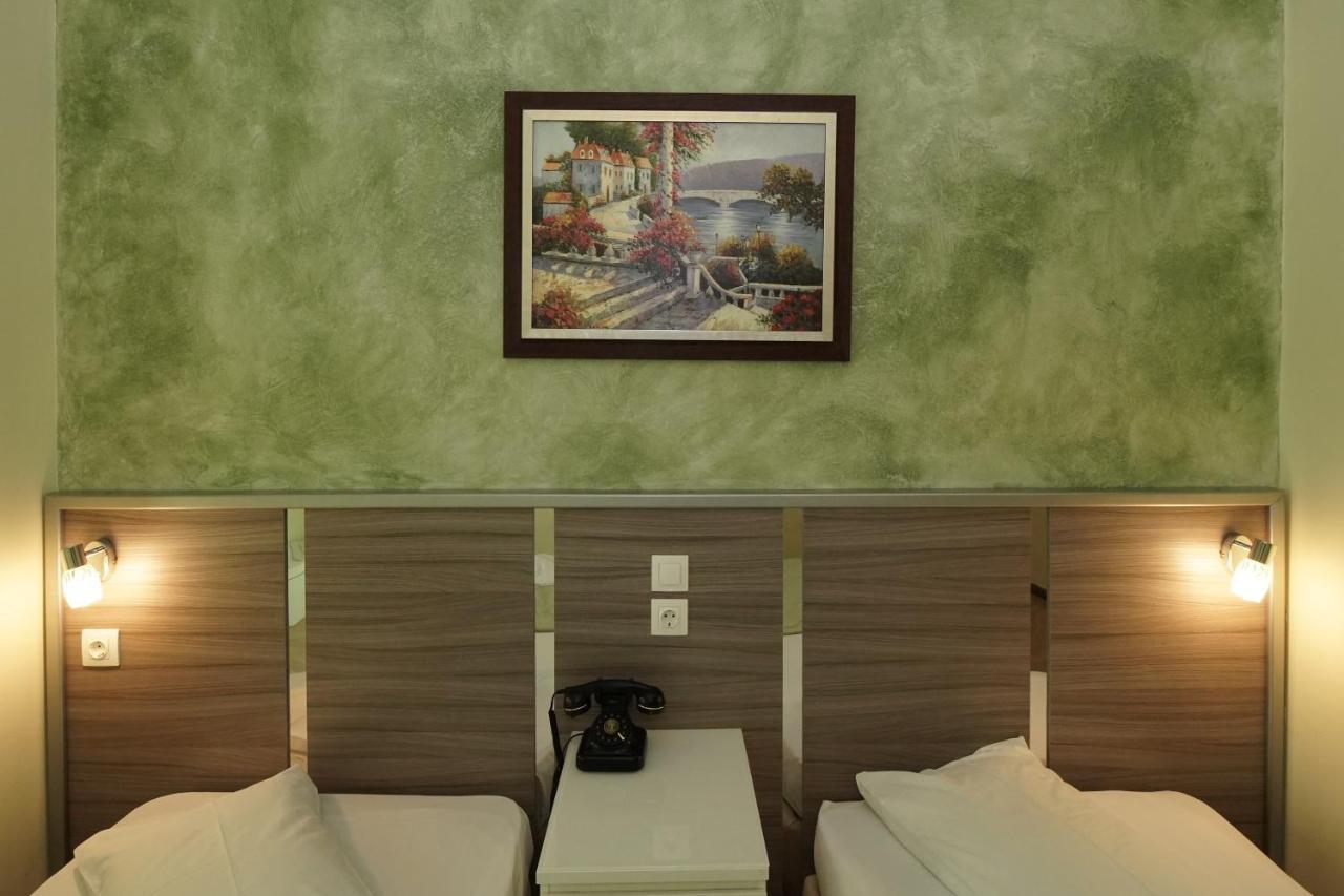 Quadruple Room,759051154:JPEG