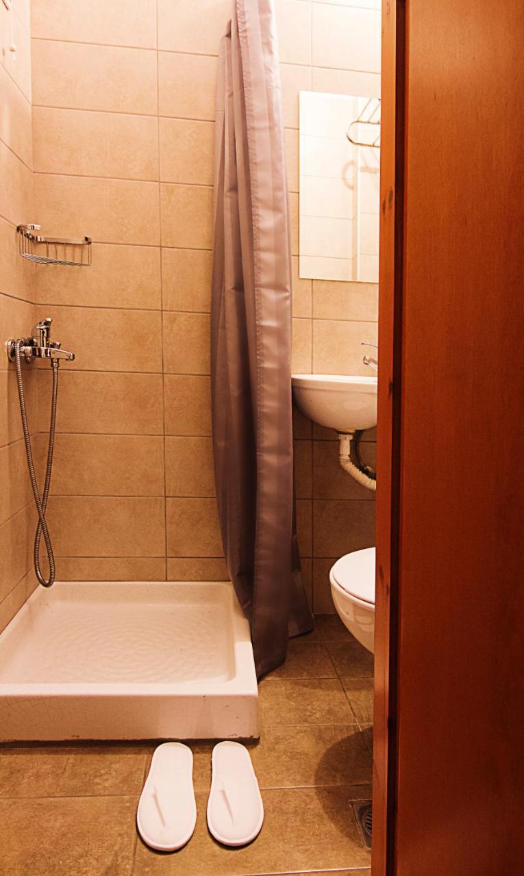 Single Room,769734844:JPEG