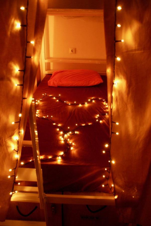 Single Bed Mixed Dormitory Room