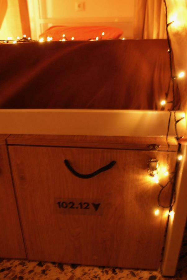 Single Bed Mixed Dormitory Room