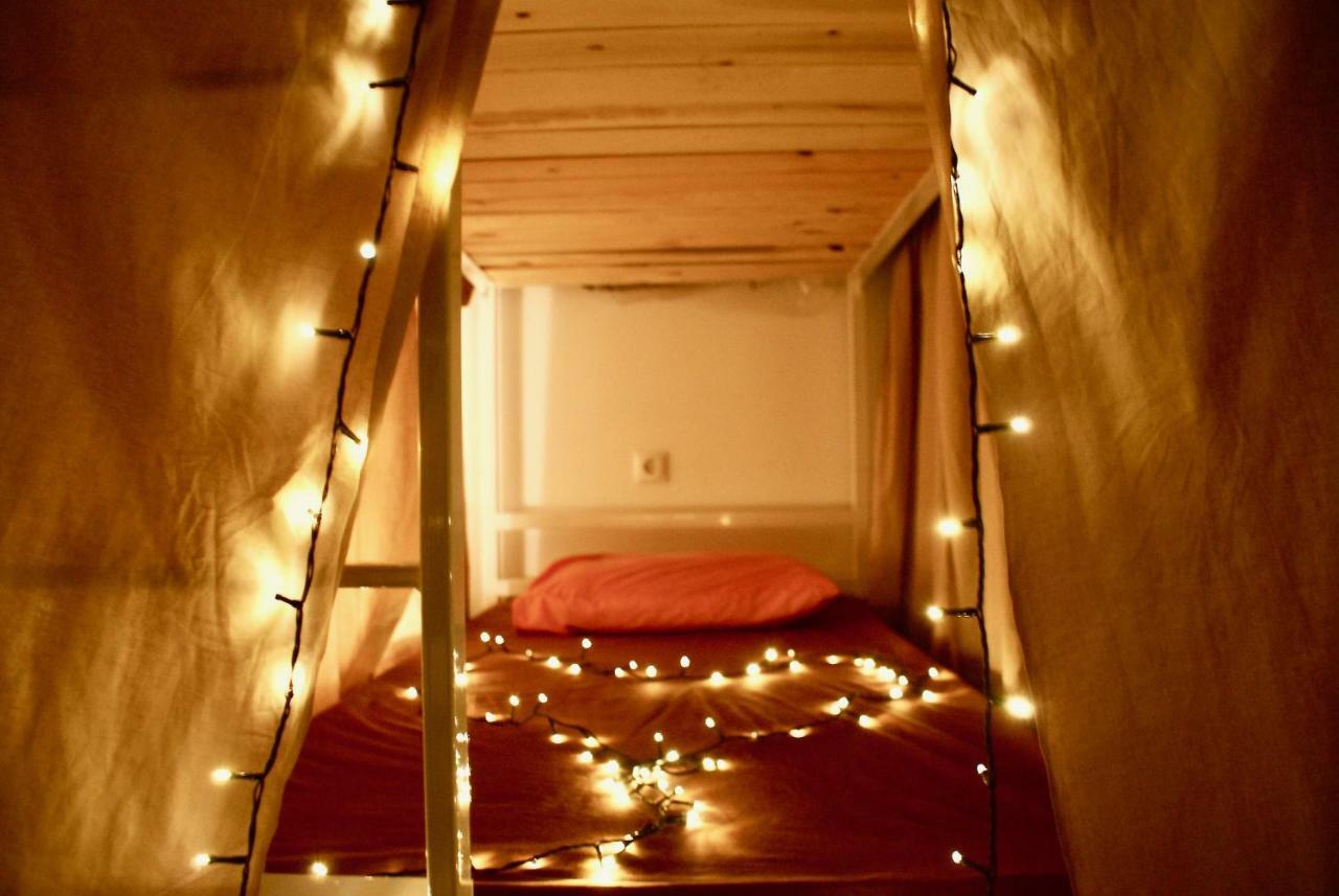 Single Bed Mixed Dormitory Room