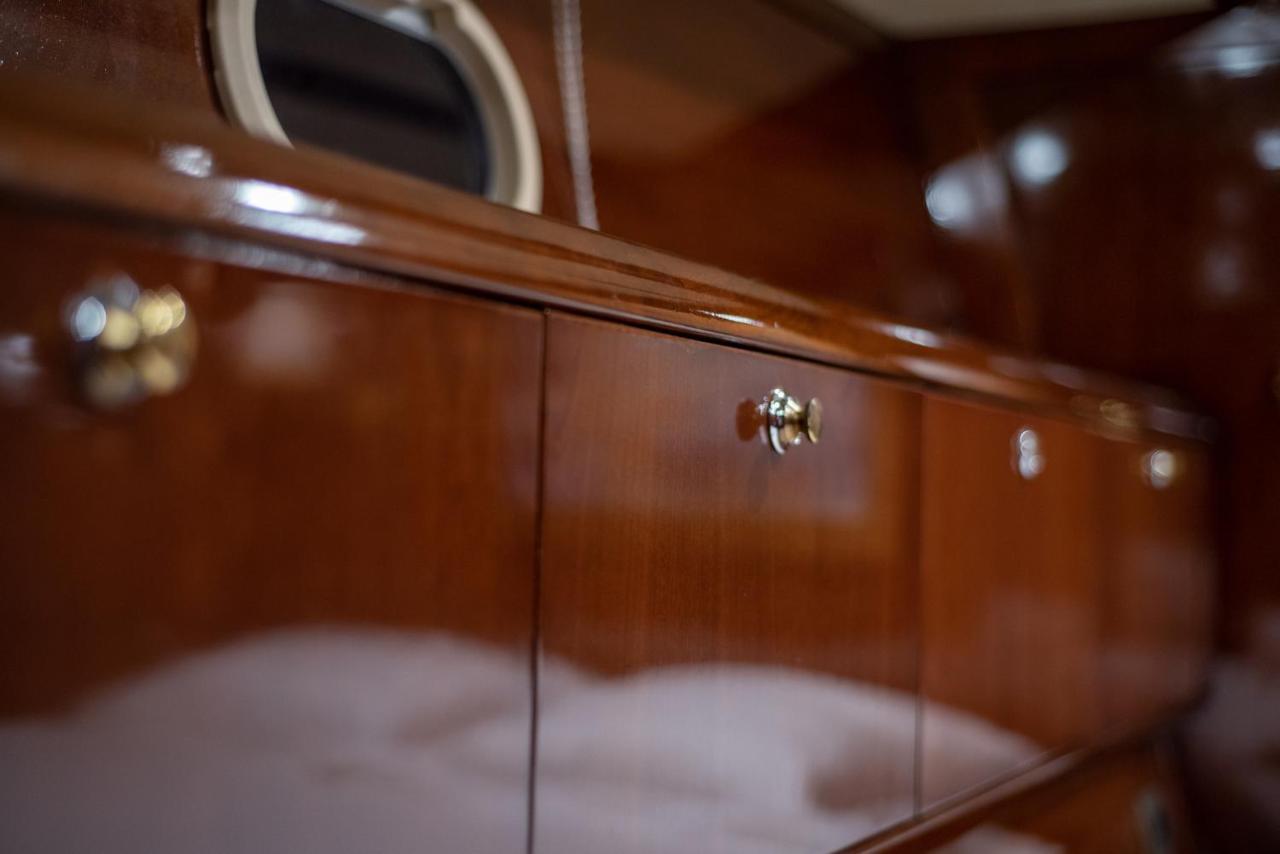 Superior Cabin on Boat,932339686:JPEG