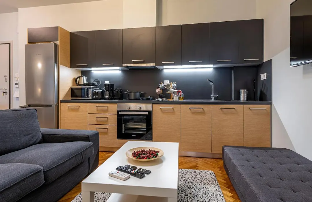 Modern 5Bd Apartment In The Heart Of Athens-1
