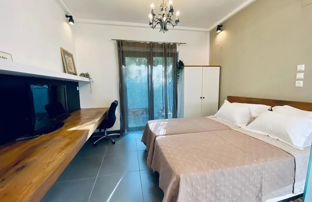 Small Gem Studio Athens, Next To Metro Nomismatokopeio-1