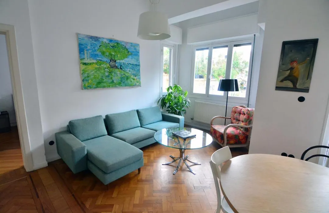 Bauhaus Building With Green Roof Top Terrace - Ep16-1