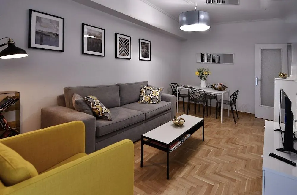 Top Koukaki Location 2 Bedrooms-1