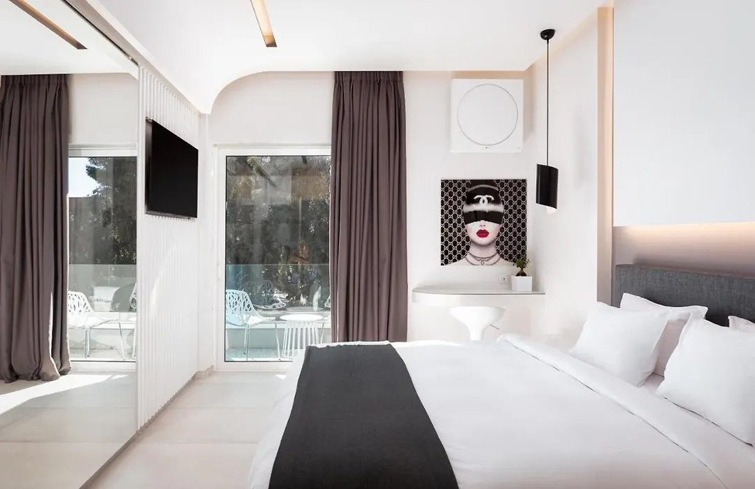 Mirada Hotel-1