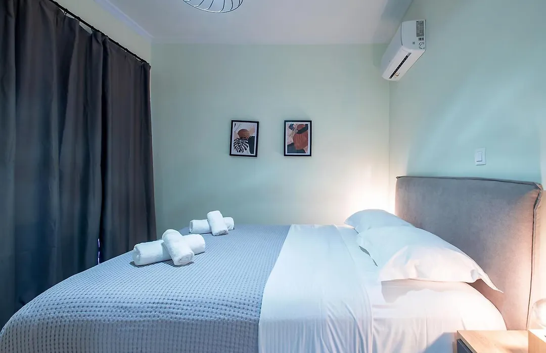 Aris123 By Smart Cozy Suites - Apartments In The Heart Of Athens - 5 Minutes From Metro - Available 24Hr-1