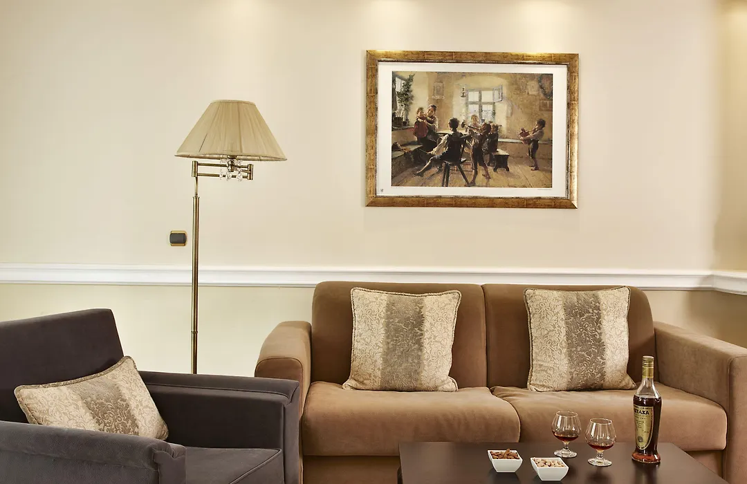 Ava Hotel And Suites-1
