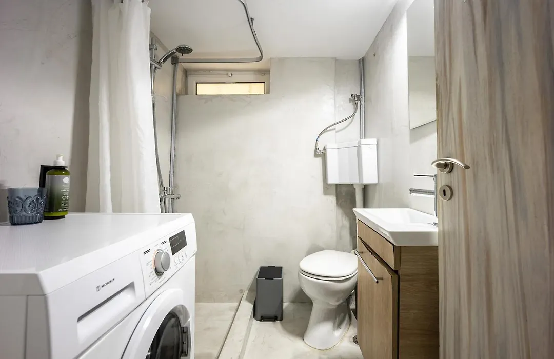 Cozy Studio in Central Glyfada-1
