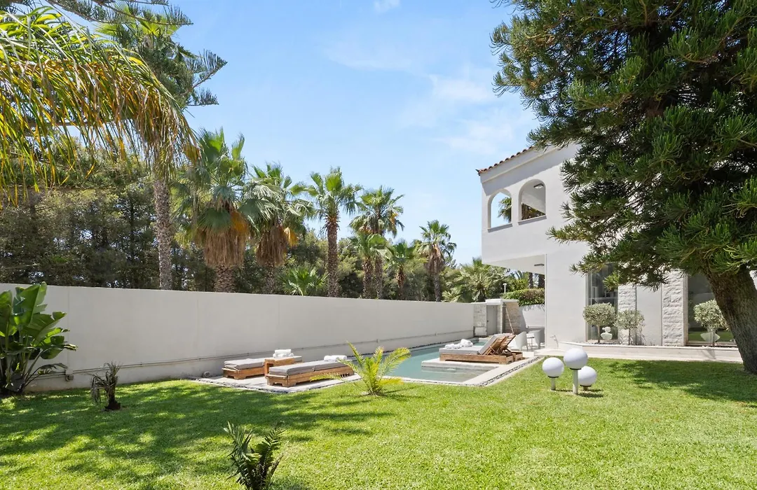 Luxury Villa With Pool, Bbq & Garden In Vouliagmeni-1