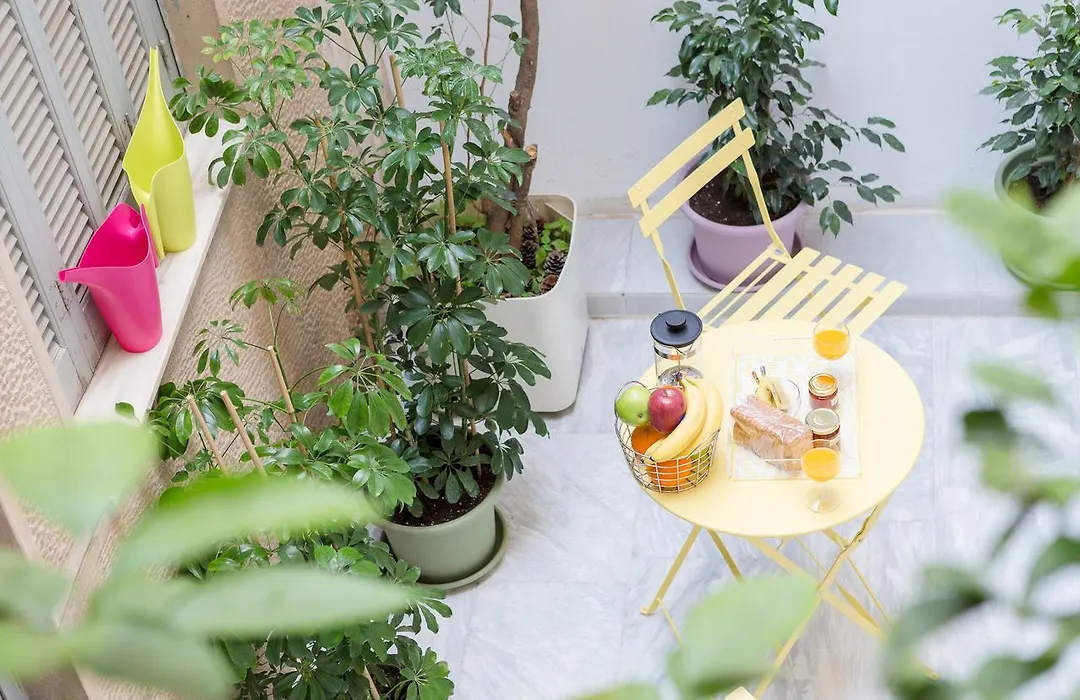 Grandma'S Chic & Bright Athenian Home With A Patio-1