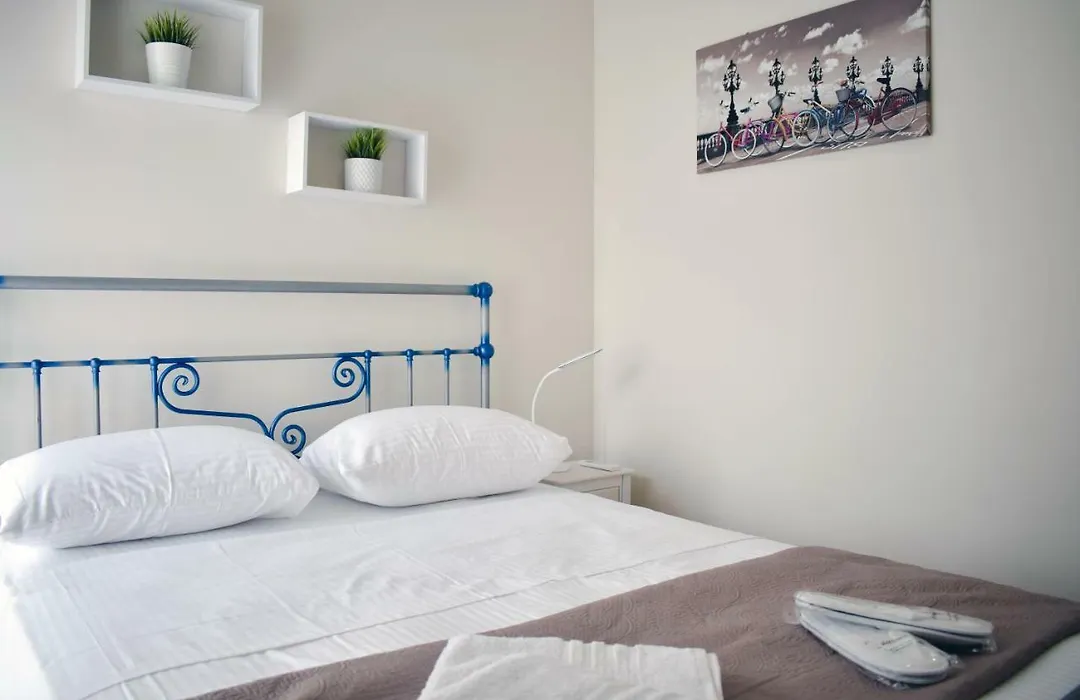 Oliver Suites-1