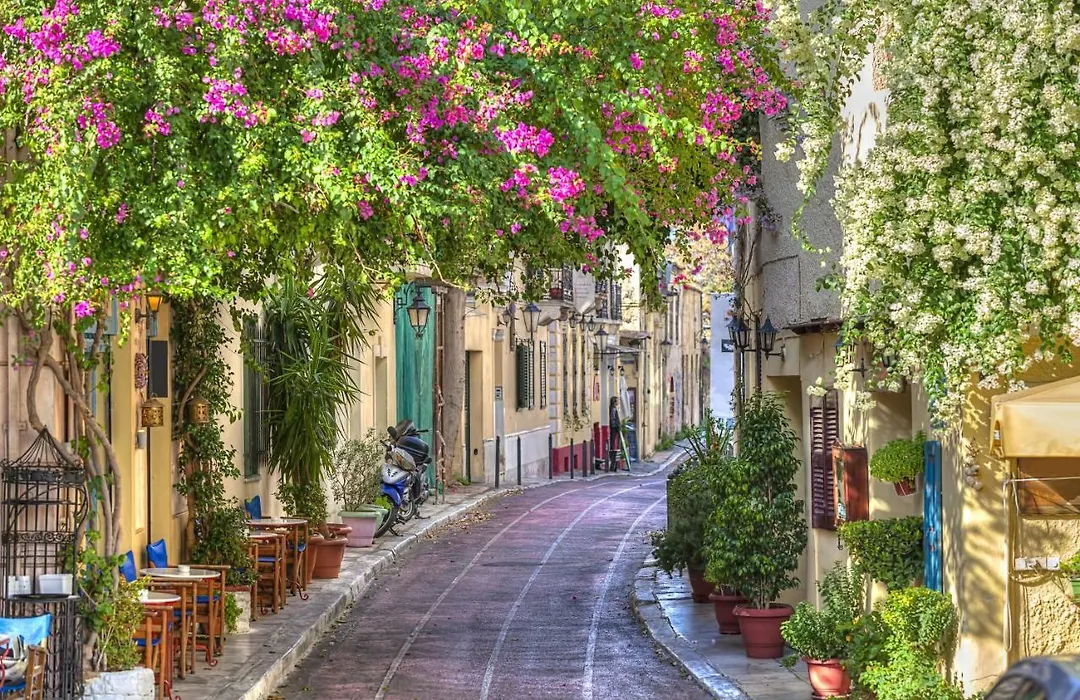 The Little Prince In Plaka-1