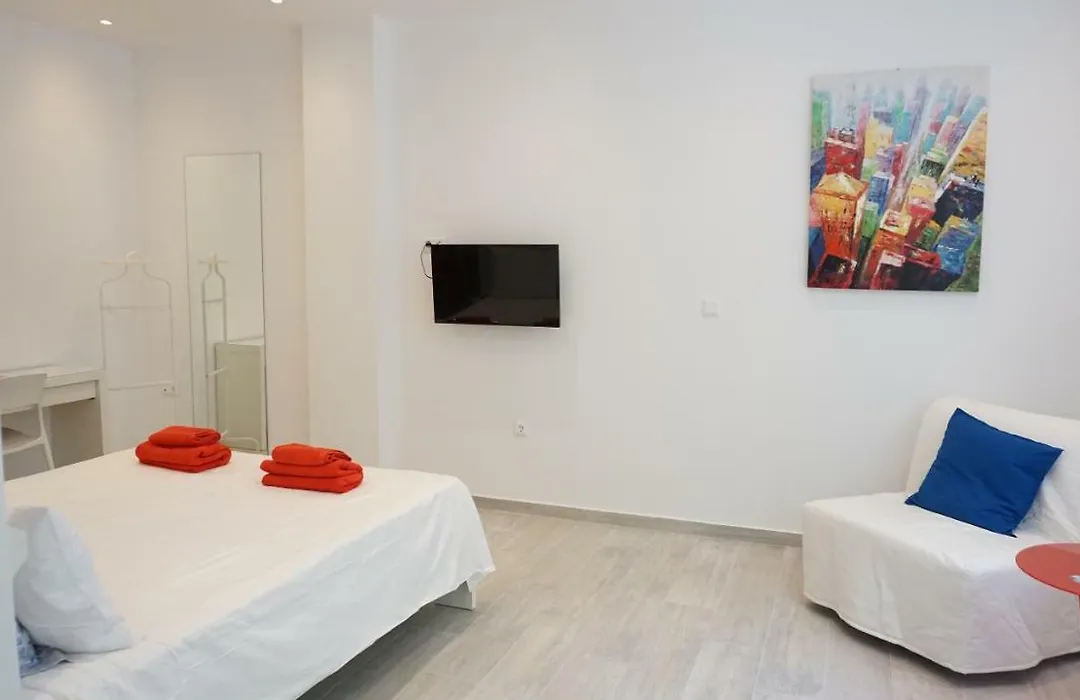 Comfy-Bright Studio•Hilton Hotel Area-Near Metro-1