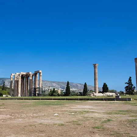 Plato'S Square Apartments-3