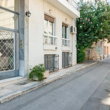 Pan'S Cave Studio In Plaka-2