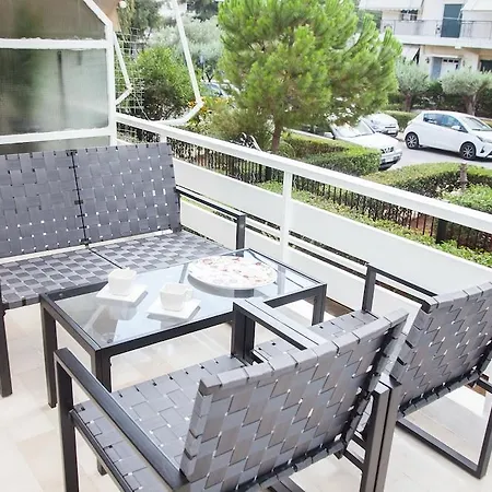 Bright Cozy Aprt In Glyfada-2